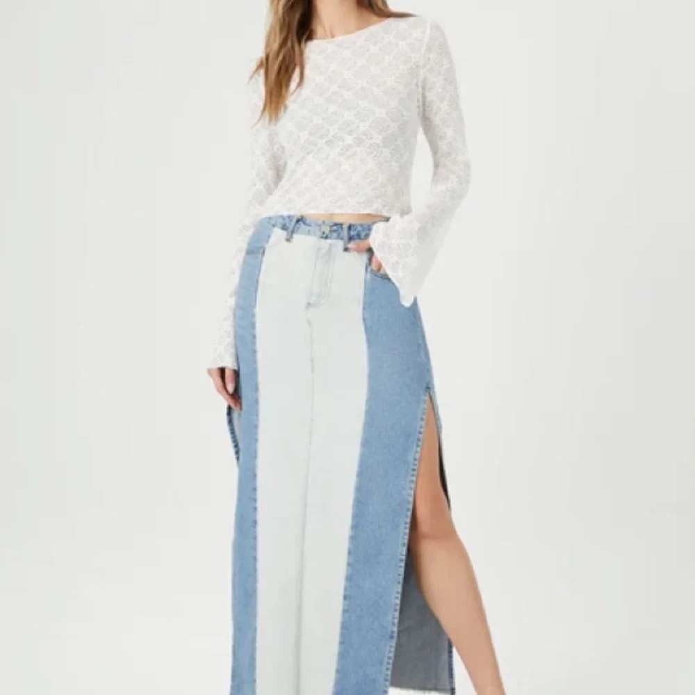 Forever 21 Denim Maxi Skirt Women S Blue 2 Tone Colorblock Side Slit Raw Hem - Picture 7 of 11
